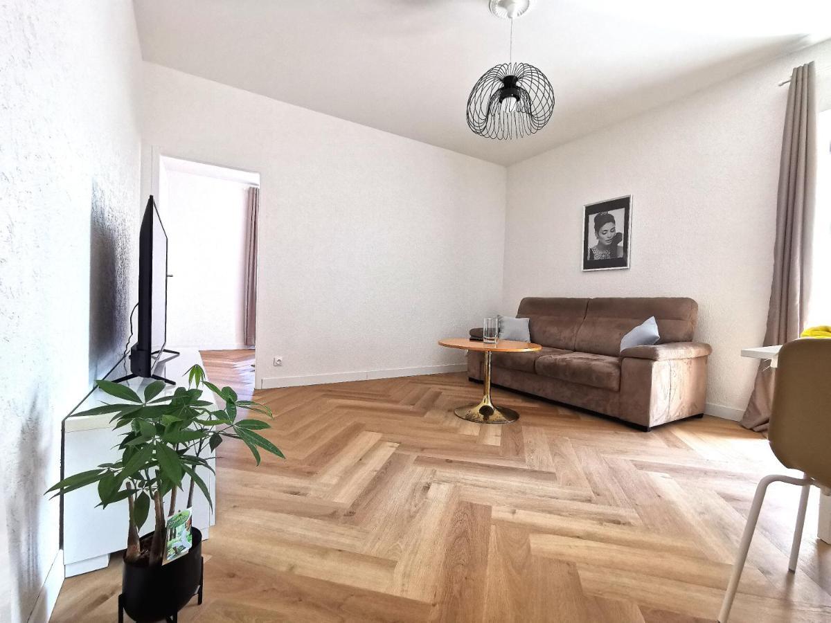 Le Petit Angle Appartement 2 Pieces, Plein Centre Ville, Pres De La Gare Jusqu'A 4 Personnes Bellegarde-sur-Valserine Dış mekan fotoğraf